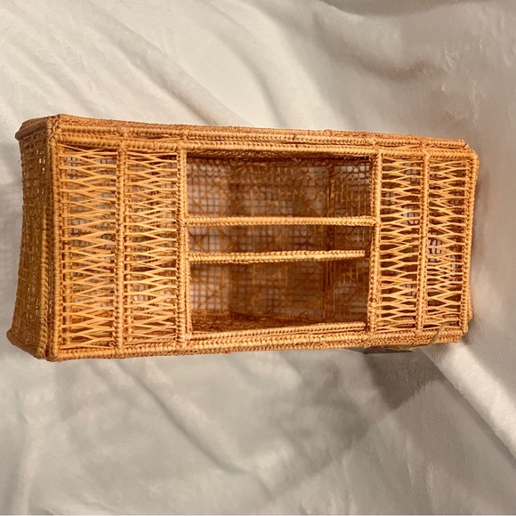 Luxchilas Half Moon Iraca Straw Bag, NWT! - Picture 5 of 12